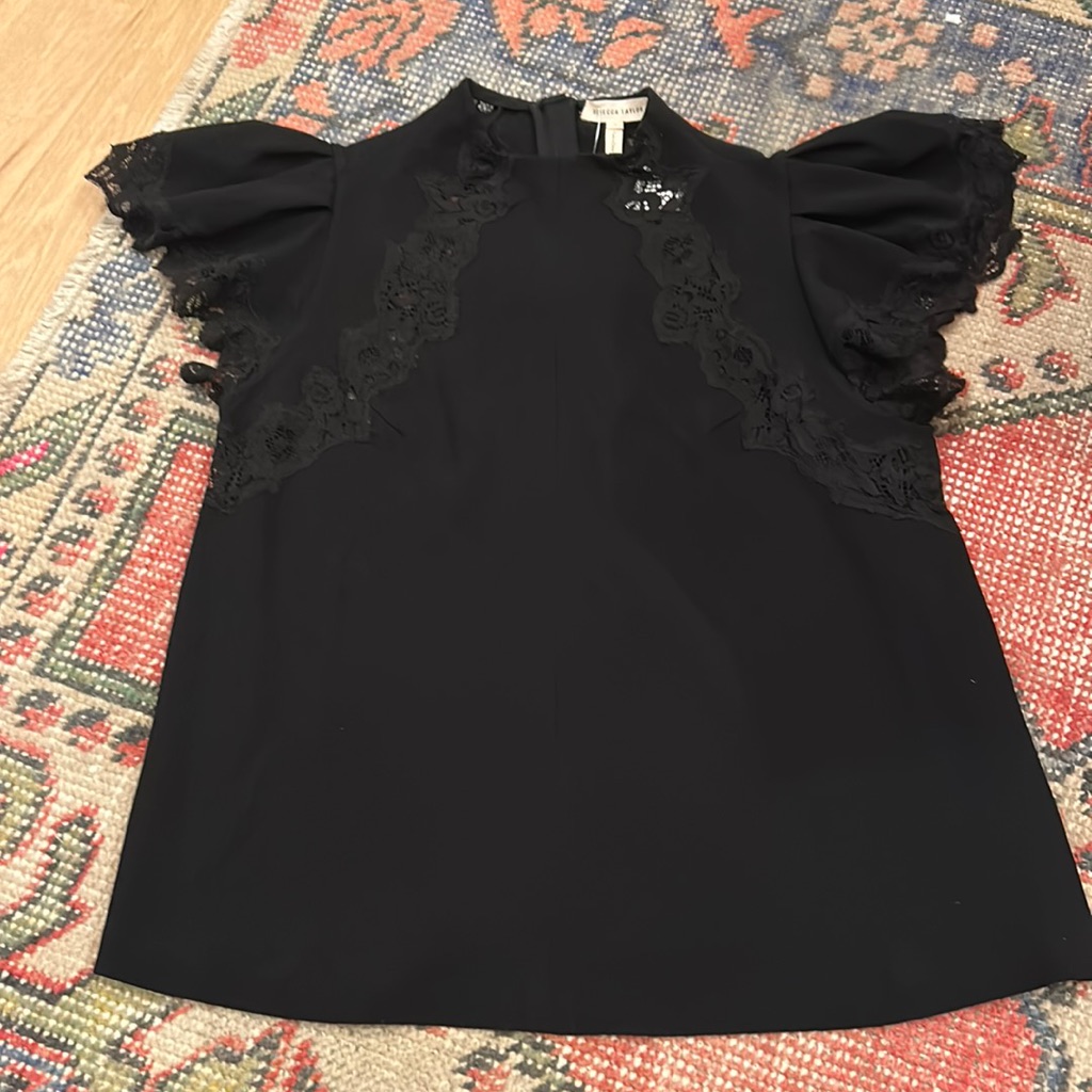 Brand Nwt Rebecca Taylor Crepe Black Lace Top. Size 2.